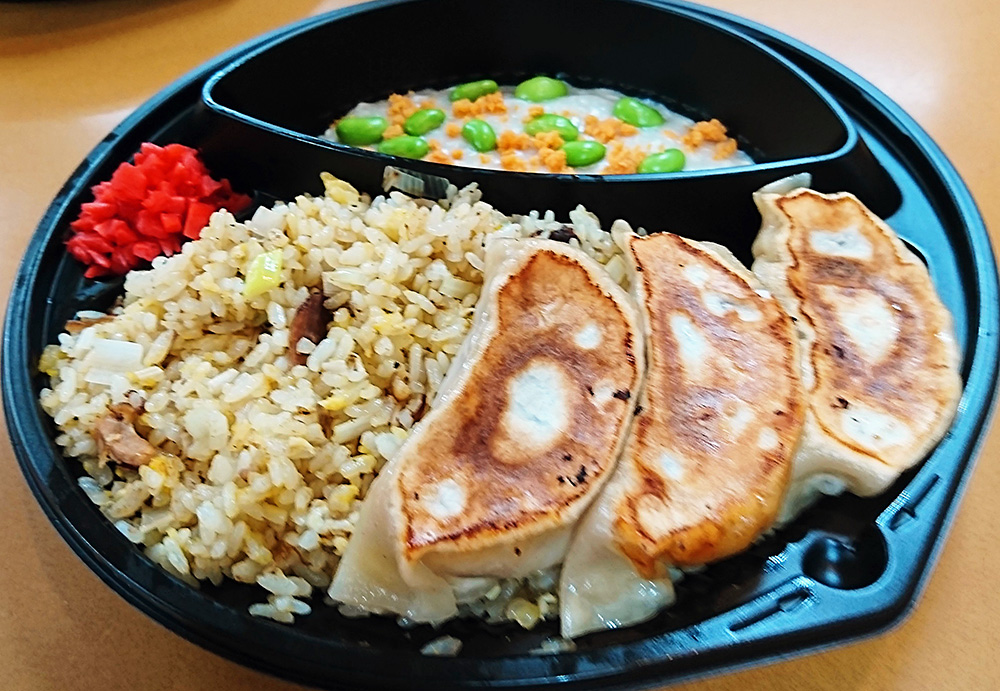 あっぱれ自慢のスープで作ったあんかけチャーハン